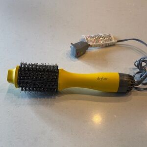 Drybar Yellow double shot oval blow dryer, home use only. Nice tool